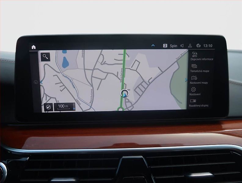 BMW Řada 5 (2021) Luxury Line 530e xDrive - fotka 17 z 19