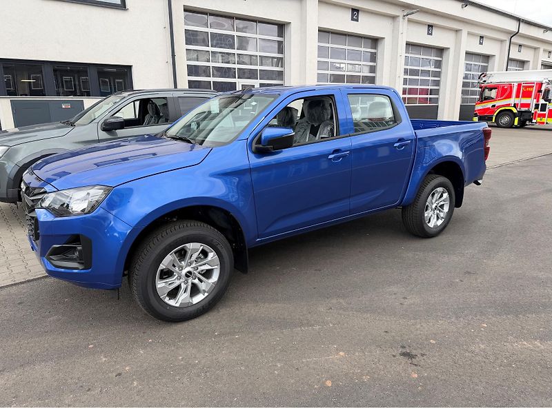 Isuzu D-Max (2026) Double Cab 2,2l LS A/T - fotka 1 z 2