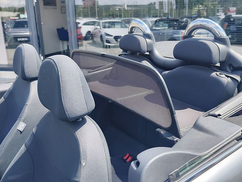 Mini Cooper 1.6 /66kW ONE Cabrio - fotka 28 z 29