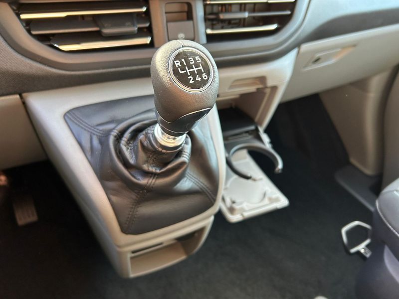Ford Tourneo Custom 2.0 EcoBlue 110kW Titanium L1 - fotka 29 z 30