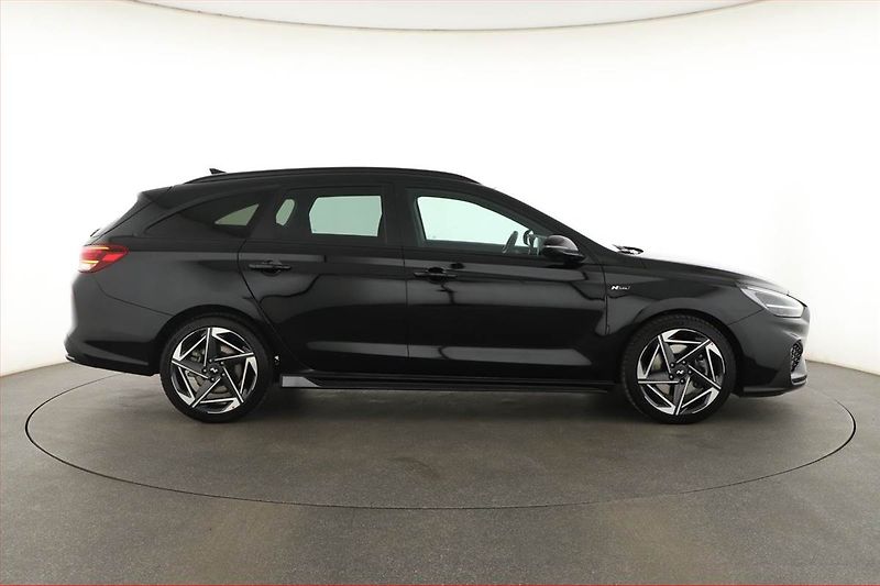 Hyundai i30 (2025) 1.5 T-GDI MHEV 48V, N-LINE - fotka 6 z 16