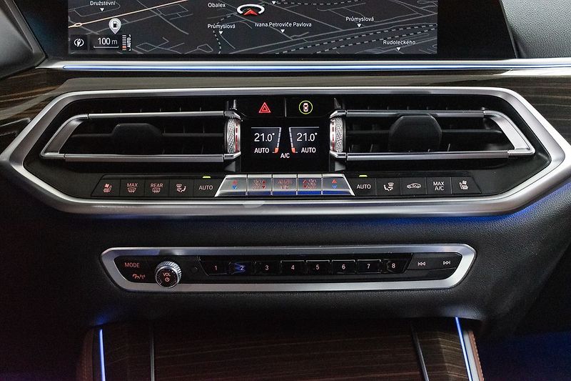 BMW X5 xDrive30d ///M*TAŽNÉ*LASER*ČR* - fotka 27 z 52