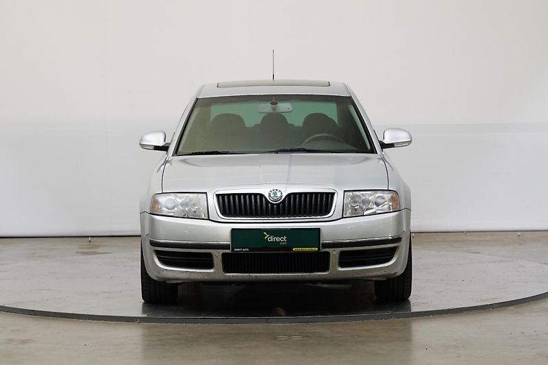 Škoda Superb - fotka 4 z 25