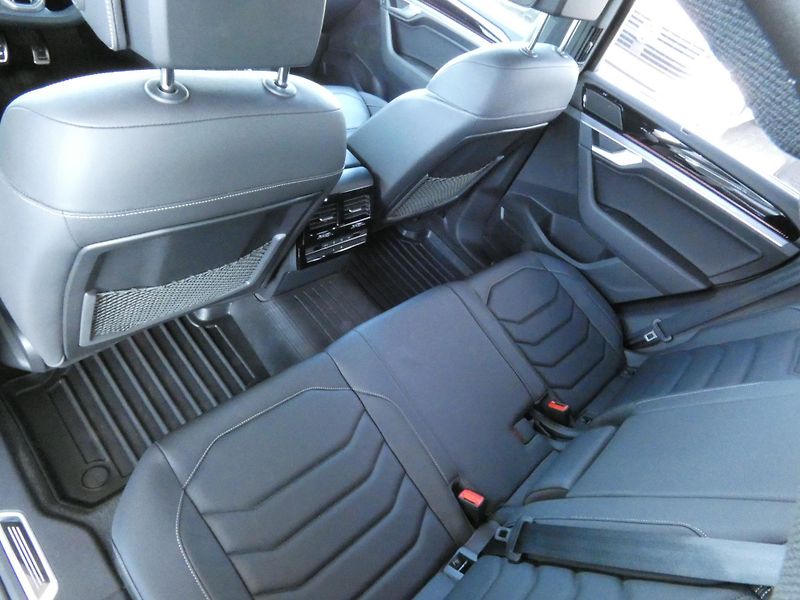 Volkswagen Touareg (2024) R-Line 3.0 TDI - NEZ.TOPENÍ - fotka 25 z 30