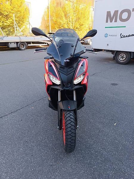 Aprilia SR GT 200 (2025) ABS Raceway Red - fotka 2 z 10