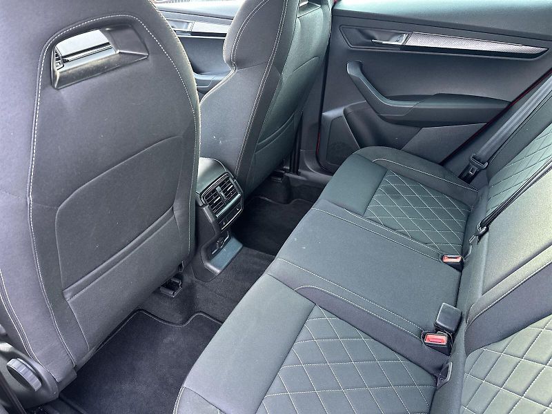Škoda Karoq (2025) 2.0 TDI 4x4 DSG Sportline - fotka 8 z 33