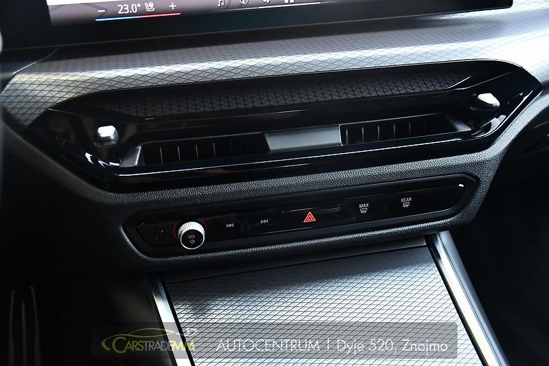BMW Řada 3 320d xDrive M-SPORT ČR HUD DCC - fotka 33 z 58