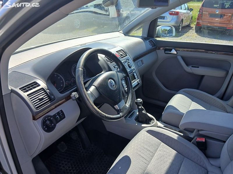 Volkswagen Touran 1.4 TSI, ALU, - fotka 19 z 30