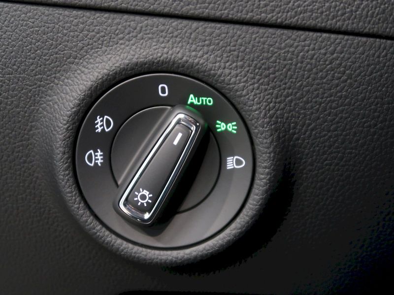 Škoda Superb (2023) LAURIN&KLEMENT 2.0TSI 206KW 4x - fotka 41 z 47