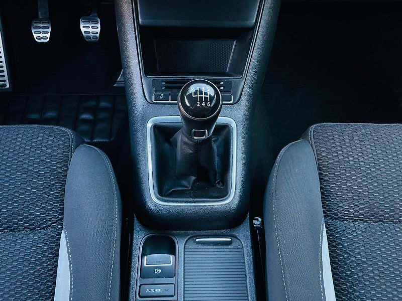 Volkswagen Tiguan 1.4TSI 4x4 MAN SERVISKA TAŽNÉ - fotka 41 z 52