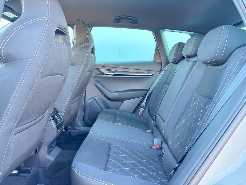 Škoda Karoq (2025) DSG 1.5 TSI / 110kW / SPORTLIN - fotka 7 z 35