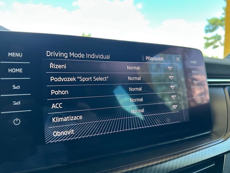 Škoda Kamiq (2021) 1.0TSi MONTE CARLO,NAVI,KAMERA - fotka 16 z 19