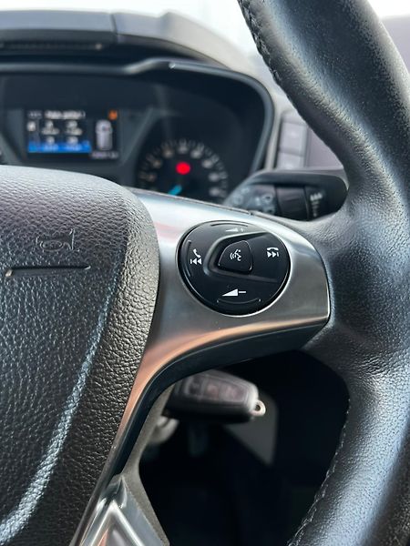 Ford Tourneo Custom 2.0TDCI 96kW 8-Míst DPH TZ - fotka 12 z 25