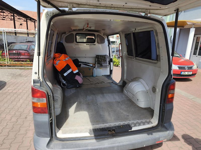 Volkswagen Transporter (2006) T5 - fotka 6 z 9