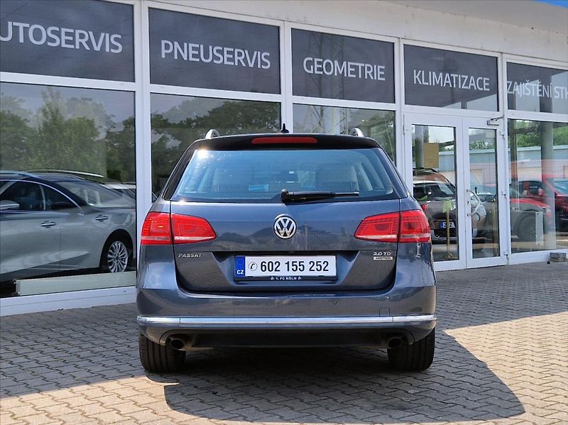 Volkswagen Passat 2,0 TDi 4MOTION KŮŽE KAMERA - fotka 4 z 37