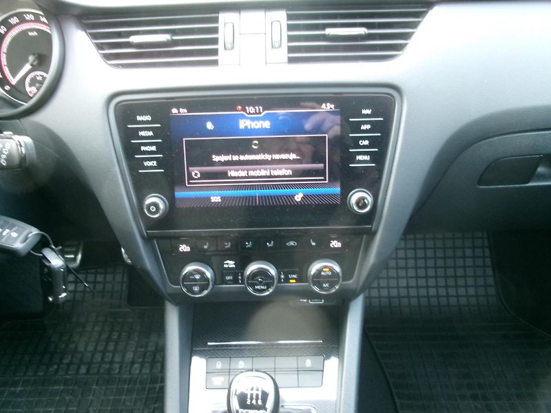 Škoda Octavia (2018) VRS 2,0TDI NAVI AC BT VÝHŘEV - fotka 26 z 29