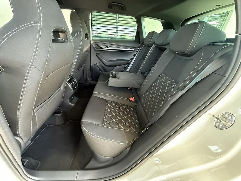 Škoda Karoq DSG 1,5TSi 110kW SportLine - fotka 22 z 24