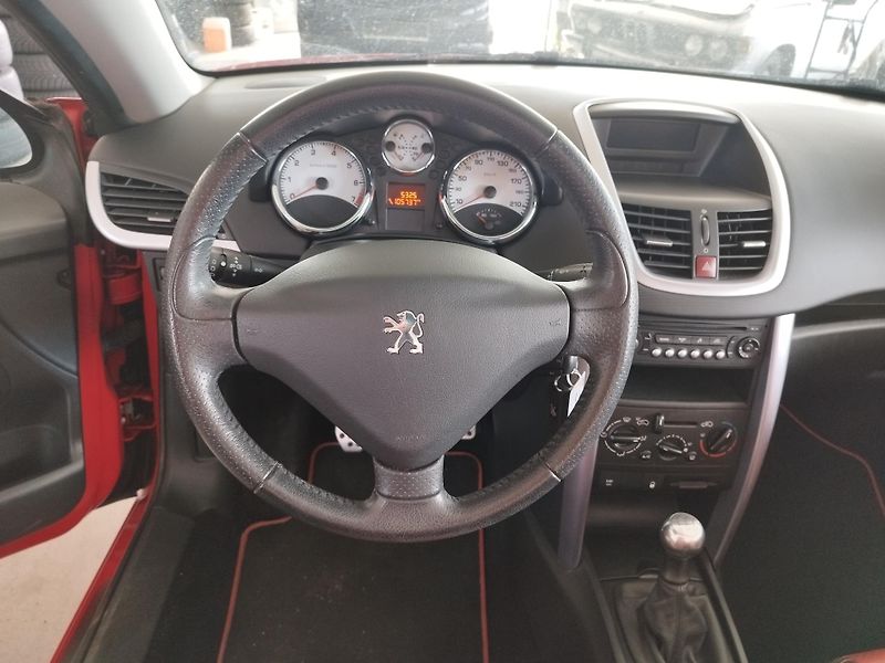 Peugeot 207 (2007) 1,6I,88KW,ALU,KŮŽE,CD,SER.KN - fotka 13 z 22