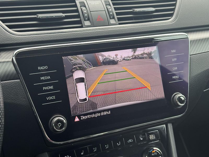 Škoda Superb (2020) 2.0TDi DSG Sportline ACC Kessy - fotka 31 z 50
