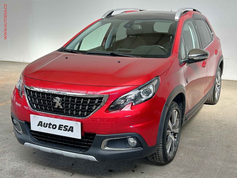 Peugeot 2008 (2019) 1.2 PT, Crossway, navi, panor - fotka 3 z 16