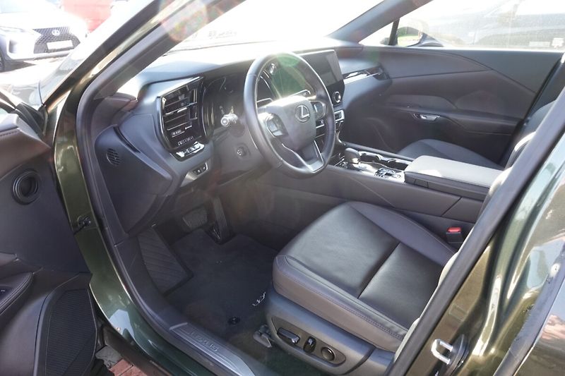 Lexus RX 450h plus ZLEVNĚNO RX450h+ Plug-in Execu - fotka 12 z 33