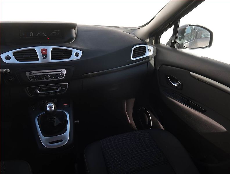 Renault Grand Scénic (2010) 1.9 dCi, ČR,1.maj, po STK - fotka 8 z 18