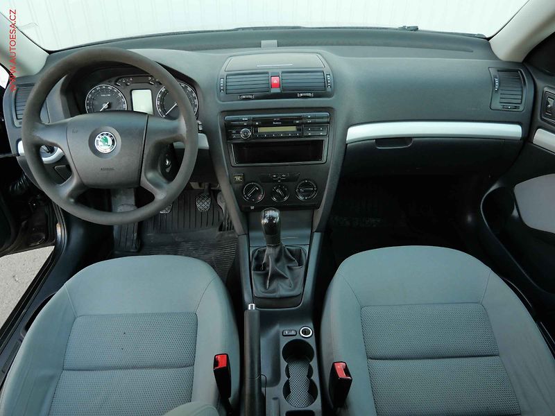 Škoda Octavia (2008) 1.6 MPi, ČR, AC, tažné - fotka 8 z 14