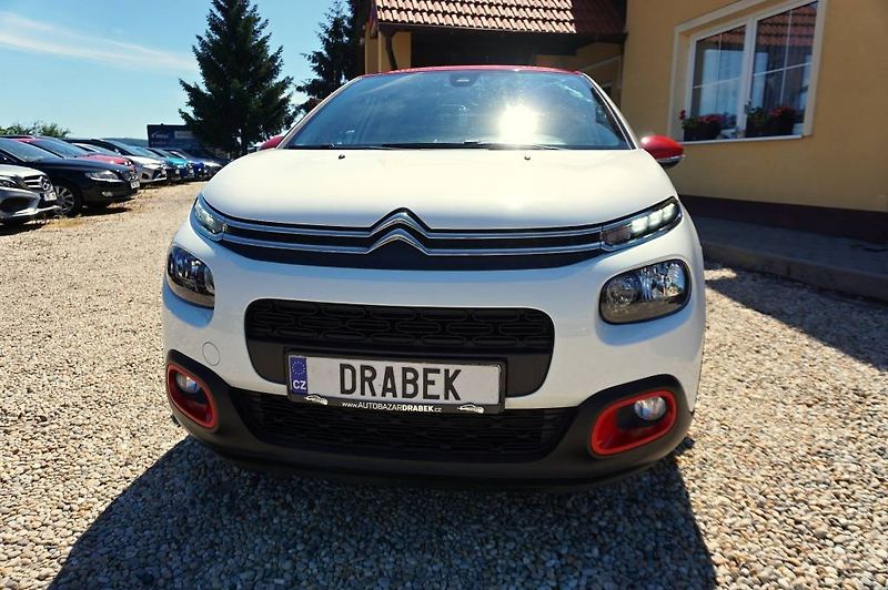 Citroën C3 (2018) SHINE 1,2 PT 60 kW - fotka 9 z 51