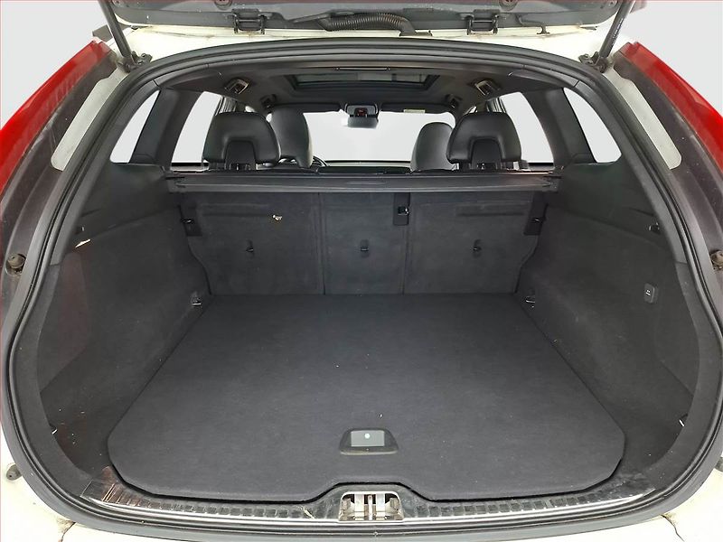Volvo XC60 (2016) D4, Automat, Kůže, Navi - fotka 14 z 20