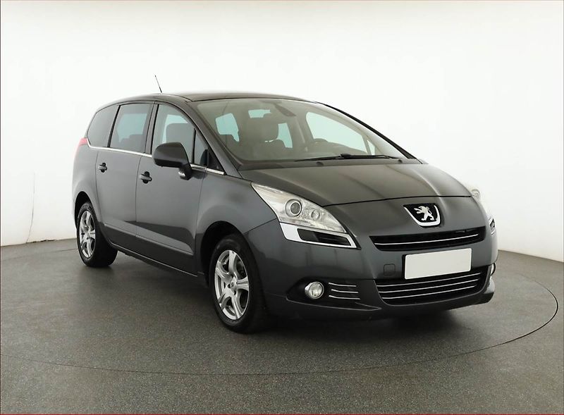 Peugeot 5008 (2009) 2.0 HDI, 7 míst, Navi, Xenony - fotka 1 z 20