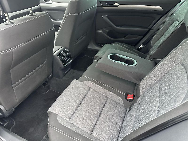 Volkswagen Passat (2022) Variant 2.0 TDI DSG Business - fotka 8 z 33