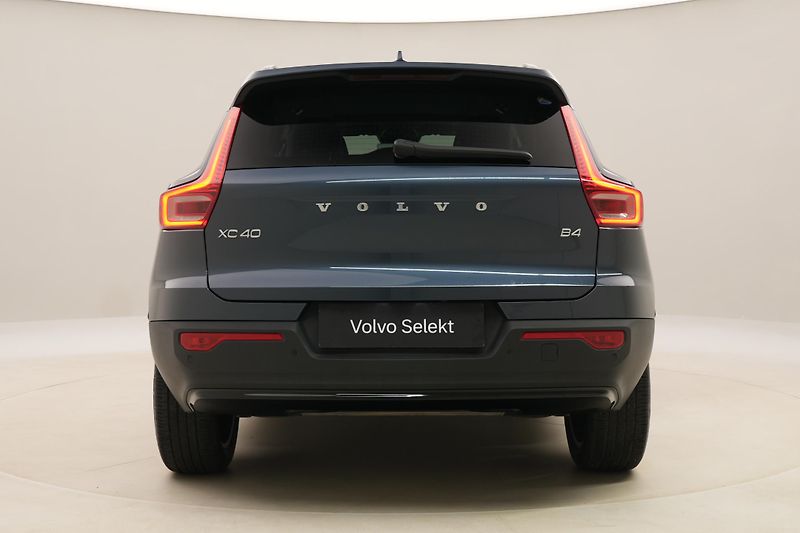 Volvo XC40 B4 DARK ULTRA AUT CZ - fotka 12 z 56