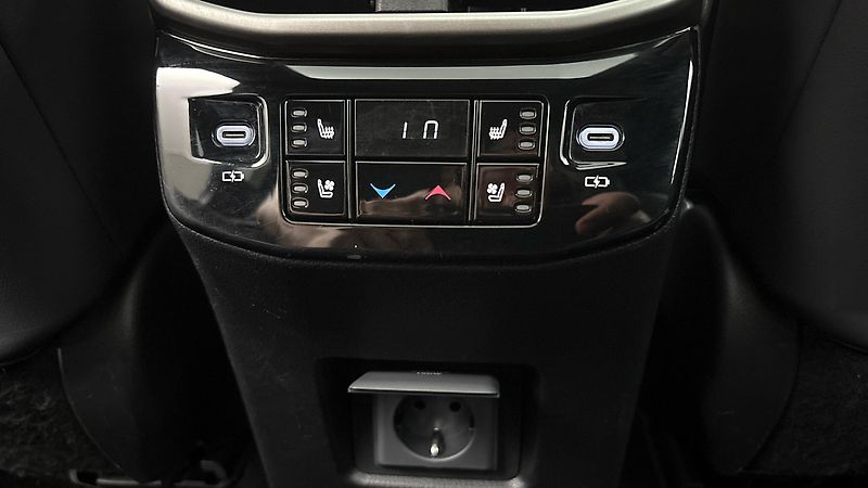 Lexus RX 500h AUT 4x4 F Sport Plus - fotka 23 z 35