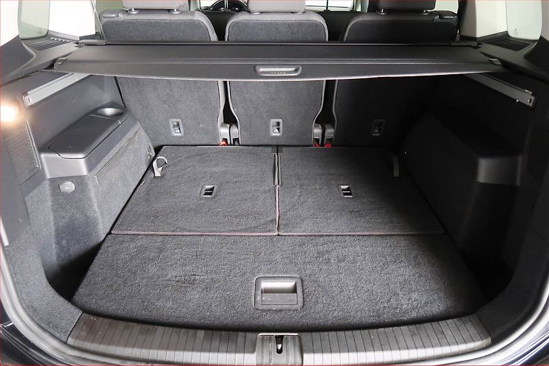 Volkswagen Touran (2022) 1.5 TSI - fotka 14 z 21