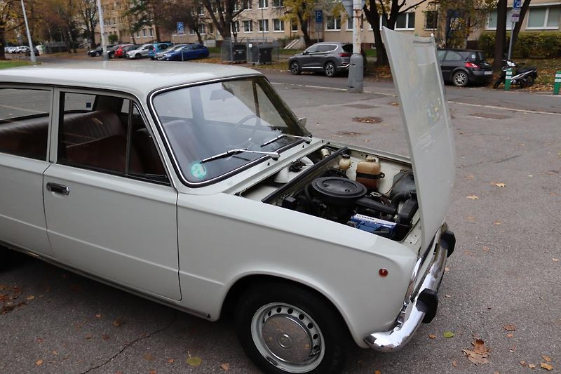 Fiat 124 1974 FIAT 124 SERIE III - fotka 48 z 50