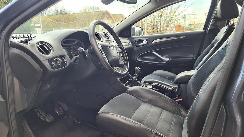 Ford Mondeo (2010) 2.0 /103kW - fotka 4 z 23