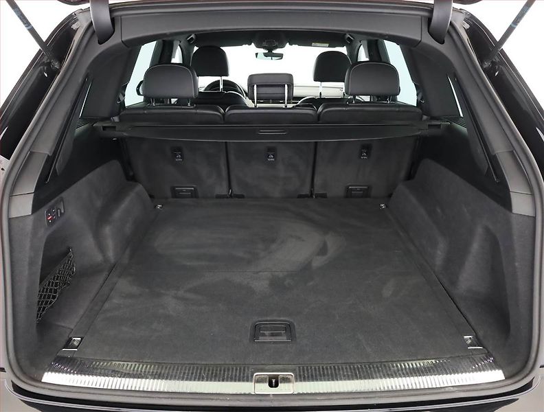 Audi Q7 (2019) S-Line 50 TDI - fotka 20 z 21