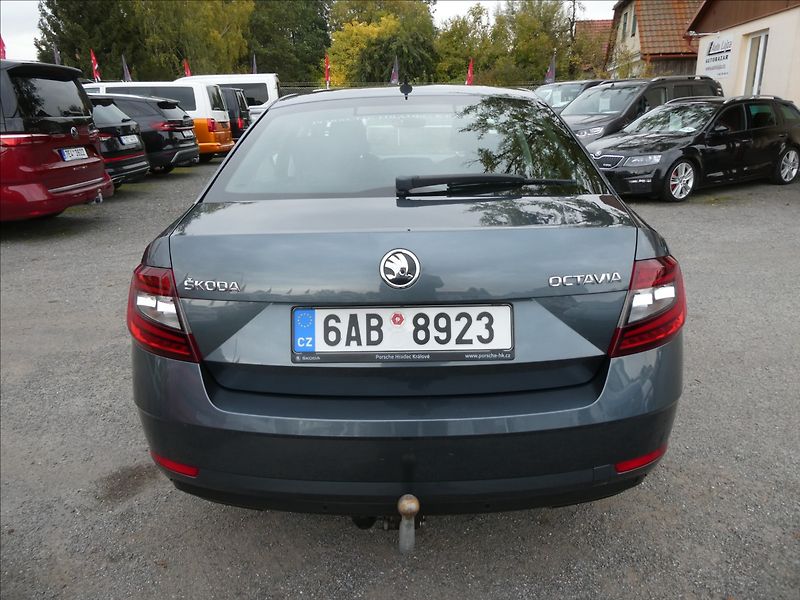 Škoda Octavia 2,0 TDi 110kW DSG STYLE, ČR - fotka 8 z 39