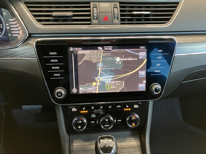 Škoda Superb  2.0 TDI 110kW Style DSG AT7 - fotka 29 z 38