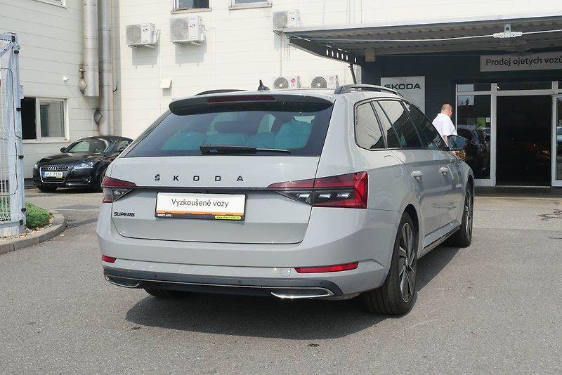 Škoda Superb - fotka 2 z 6
