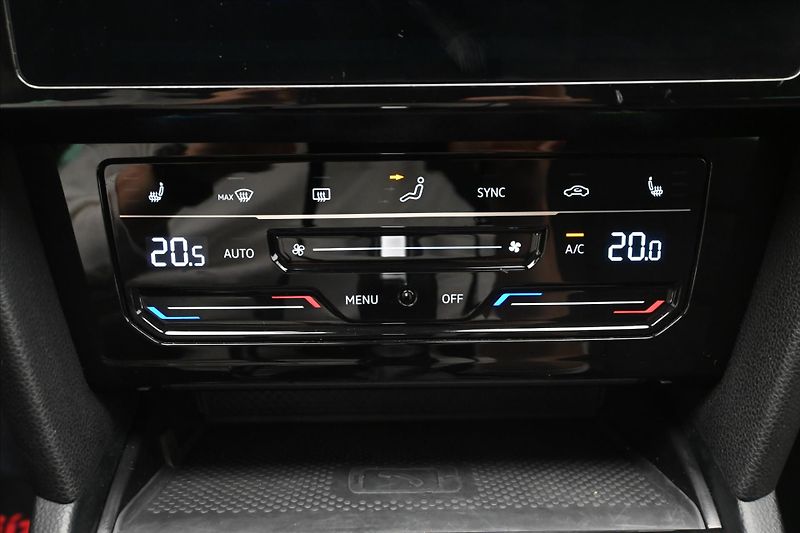 Volkswagen Passat 2,0 TDI 110kW DSG Business Zár - fotka 21 z 32