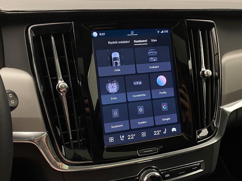 Volvo V90 T8 AWD RECHARGE DARK PLUS AUT - fotka 47 z 65