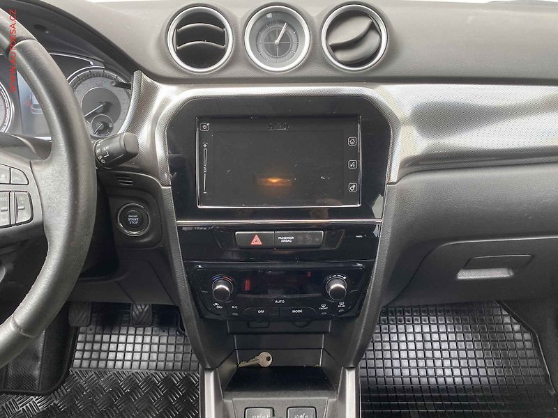 Suzuki Vitara (2019) 1.4BoosterJet 4x4, ČR, AC - fotka 12 z 19