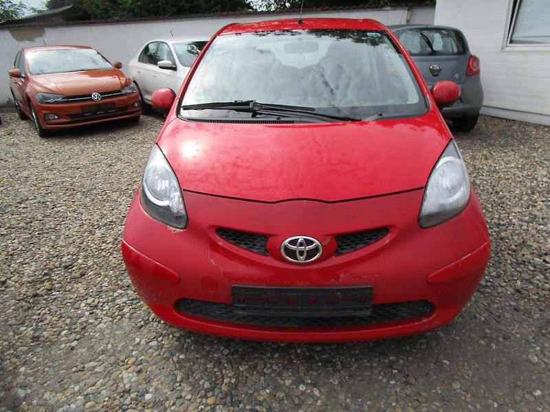 Toyota Aygo 1,0-50KW-NOVÁSTK - fotka 2 z 11