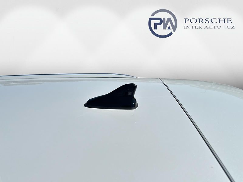 Volkswagen Passat Elegance 2,0 TDI 110 kW - fotka 15 z 23