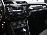 Volkswagen Touran 2,0 TDI 110kW DSG Sound 7-Míst - náhled 21