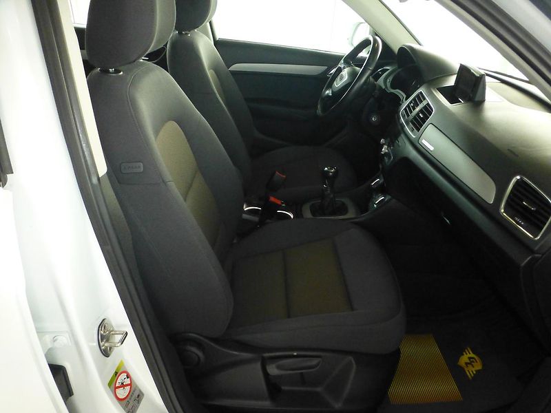 Audi Q3 (2012) 2,0TSI-125KW*NAVI**PANORAM*4X4 - fotka 21 z 28