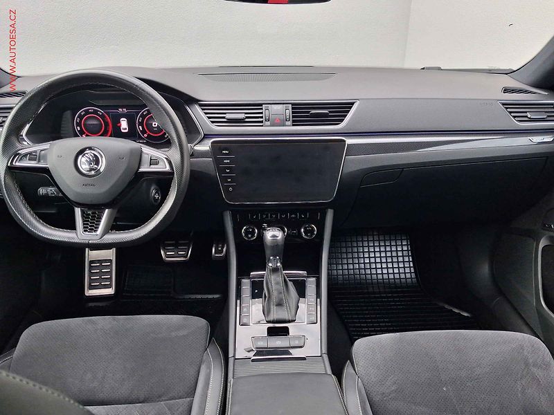 Škoda Superb (2019) 2.0 TDi, Sportline, DSG - fotka 8 z 21
