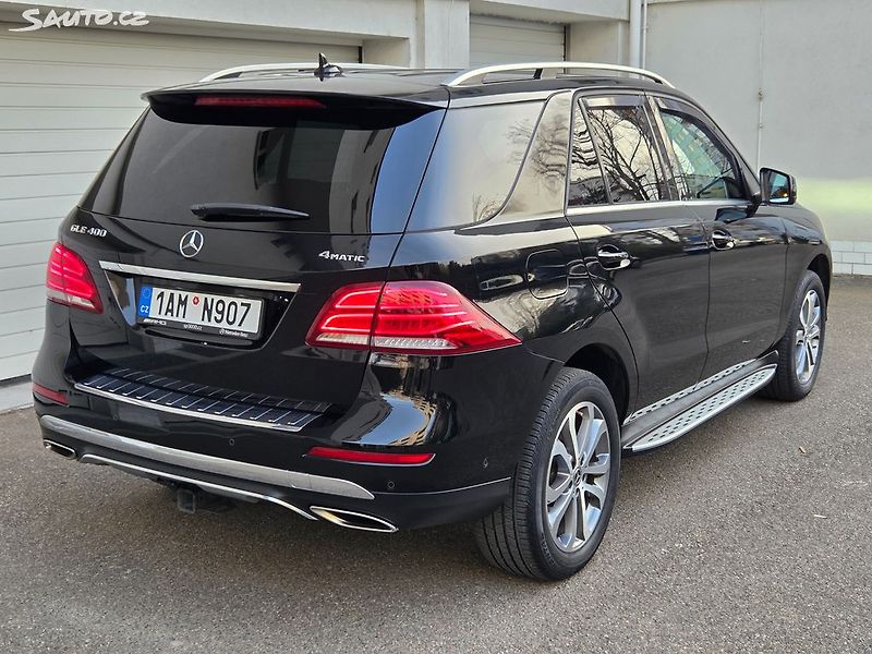 Mercedes-Benz GLE (2019) 400 TOP STAV naj 24 tis.km. - fotka 8 z 48