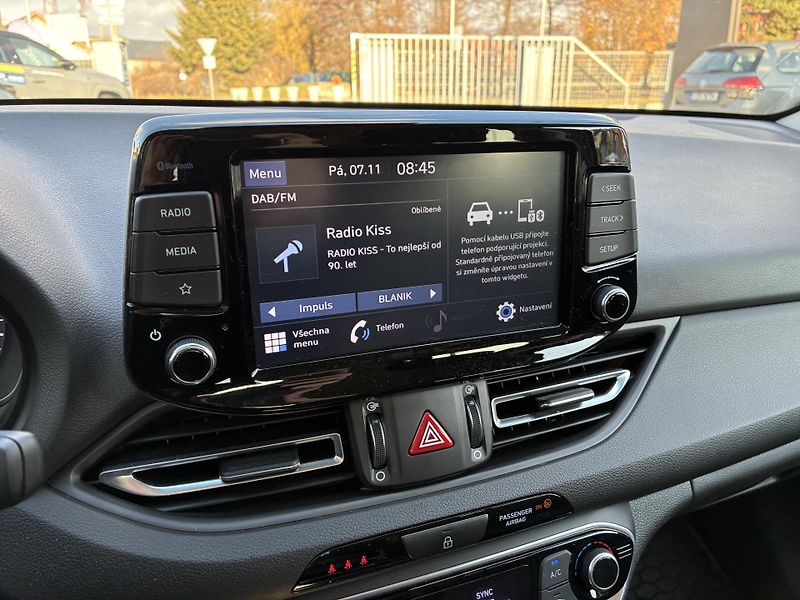 Hyundai i30 HB 1.5DPI 81kW REZERVACE - fotka 18 z 30